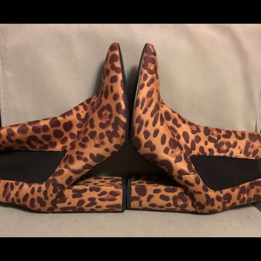 Forever 21 boots. - Picture 3 of 5
